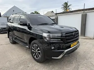 Toyota Land Cruiser 4.6 V8 GX 2012 Black