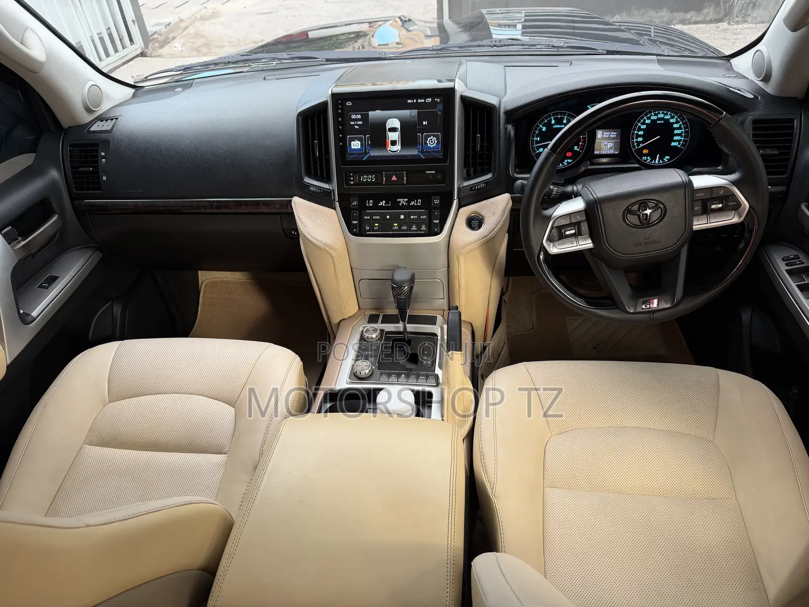 Toyota Land Cruiser 4.6 V8 GX 2012 Black