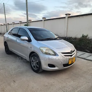 Toyota Belta 2006 Silver