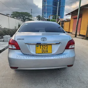 Toyota Belta 2006 Silver