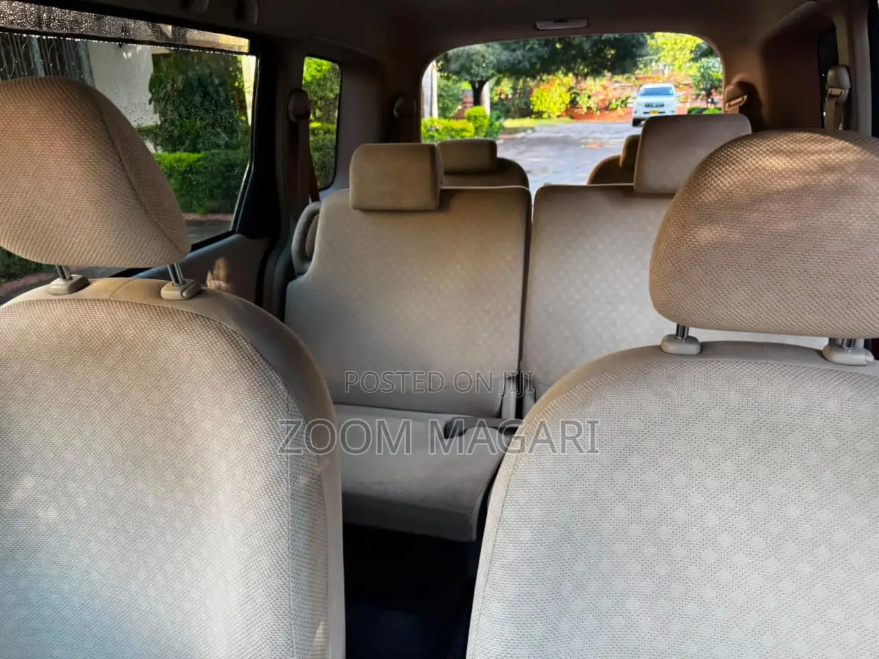 Toyota Sienta 2005 Red