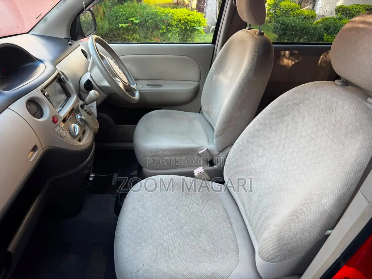 Toyota Sienta 2005 Red