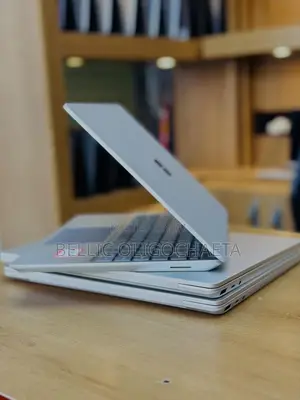 Laptop Microsoft Surface Go 16GB Intel Core i5 SSD 256GB