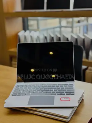 Laptop Microsoft Surface Go 16GB Intel Core i5 SSD 256GB
