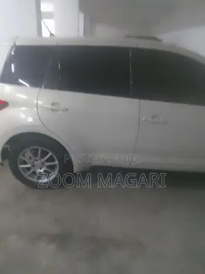 Toyota IST 2004 White