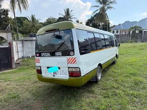 Toyota Coaster 2005 Silver