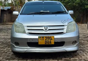 Toyota IST 2005 Silver