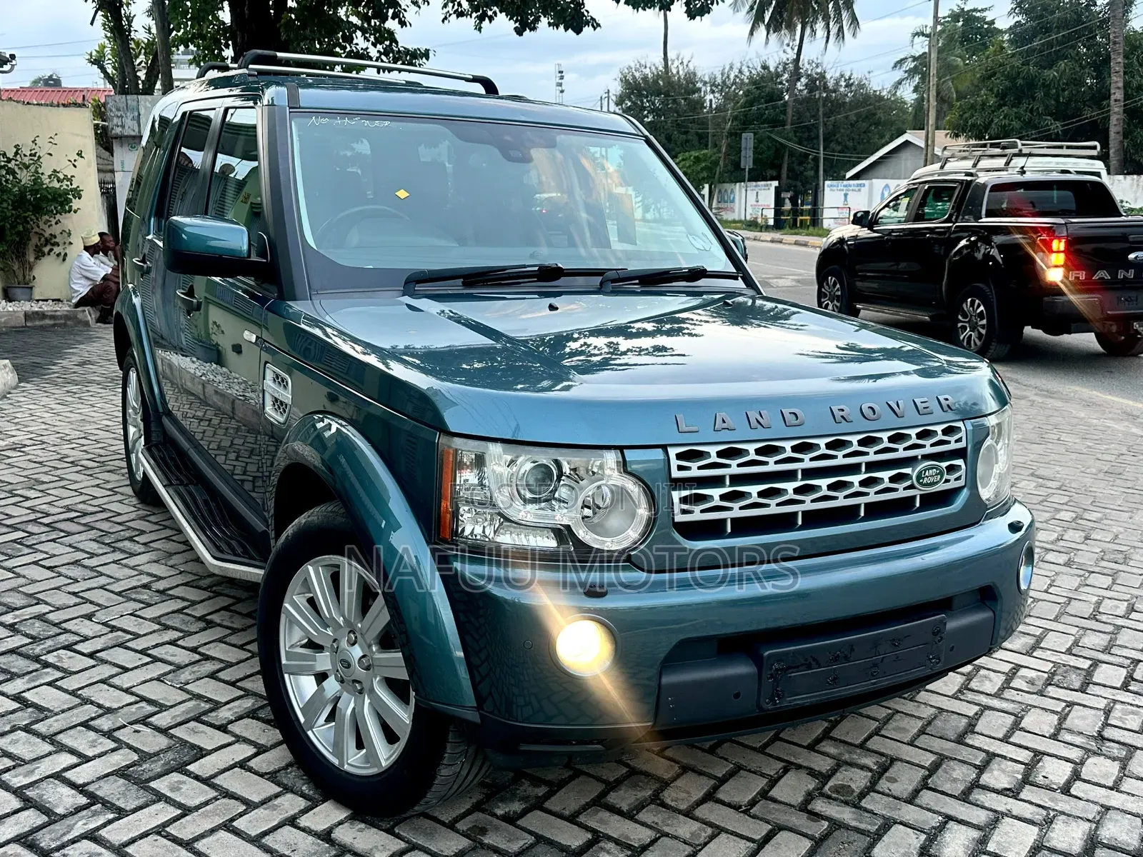 Land Rover Discovery 2012 Gray