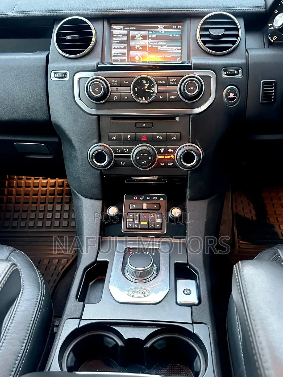 Land Rover Discovery 2012 Gray