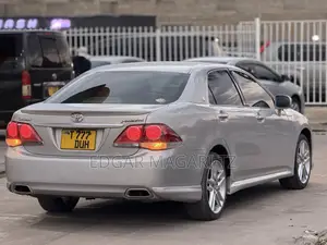 Toyota Crown 2009 Silver