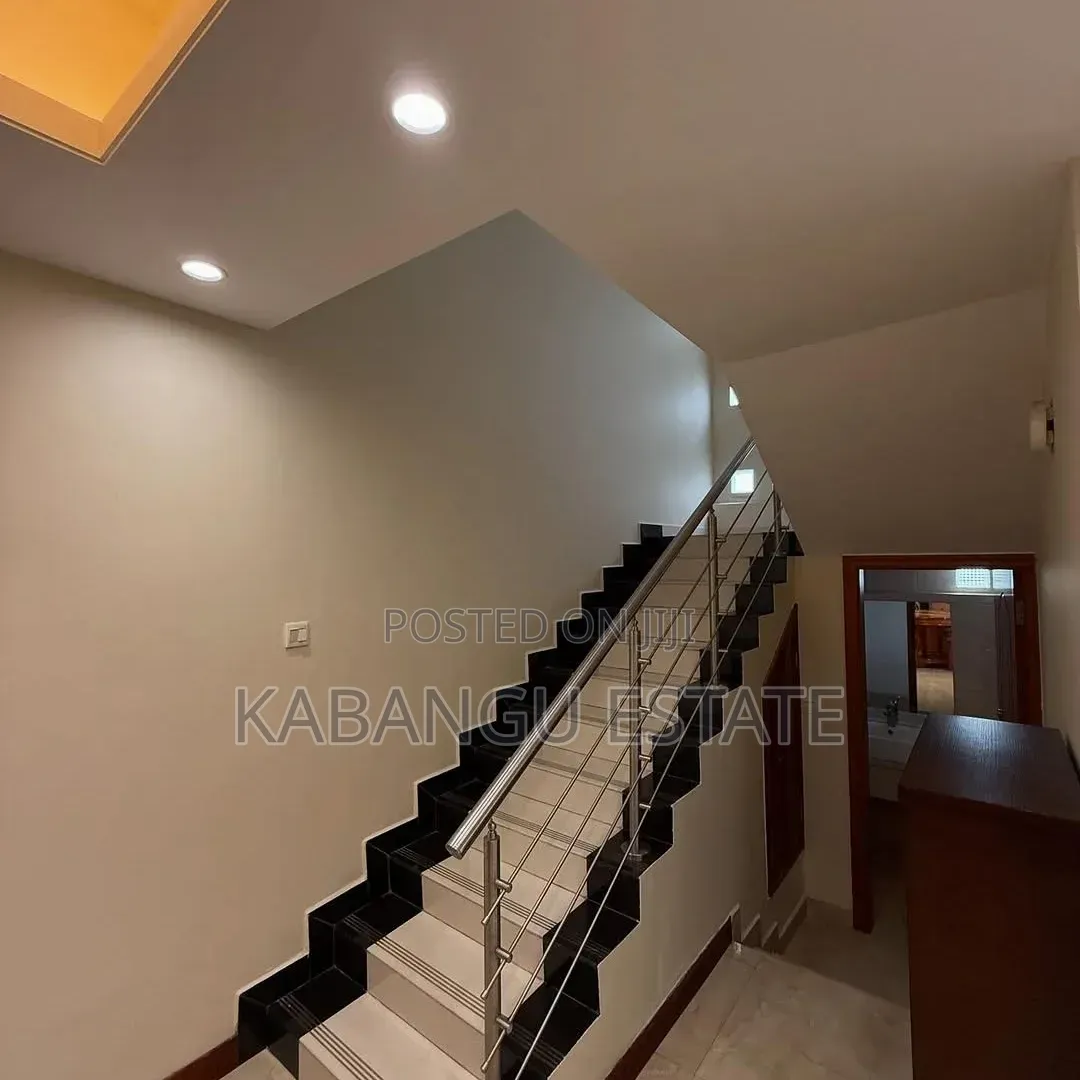 Furnished 3bdrm Villa in Oysterbay for rent