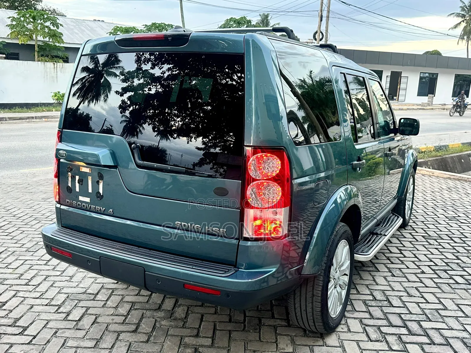 Land Rover Discovery 2013 Green