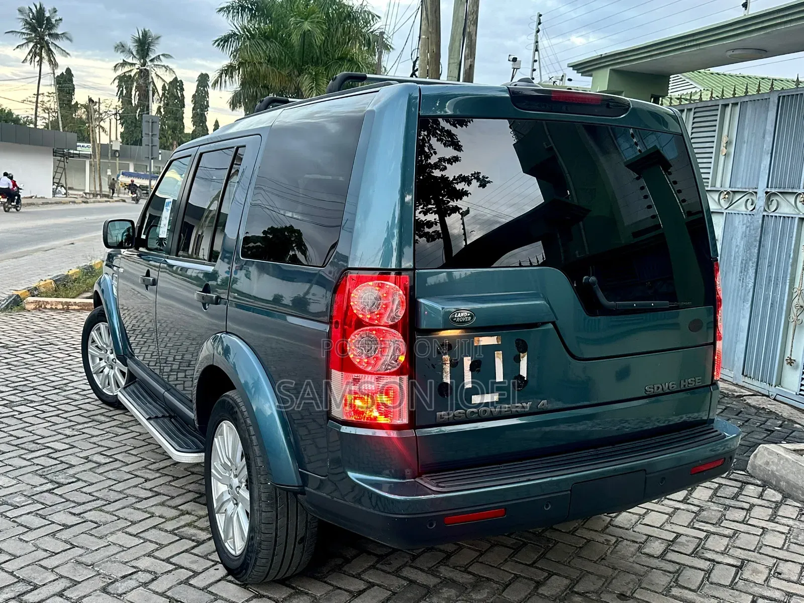 Land Rover Discovery 2013 Green