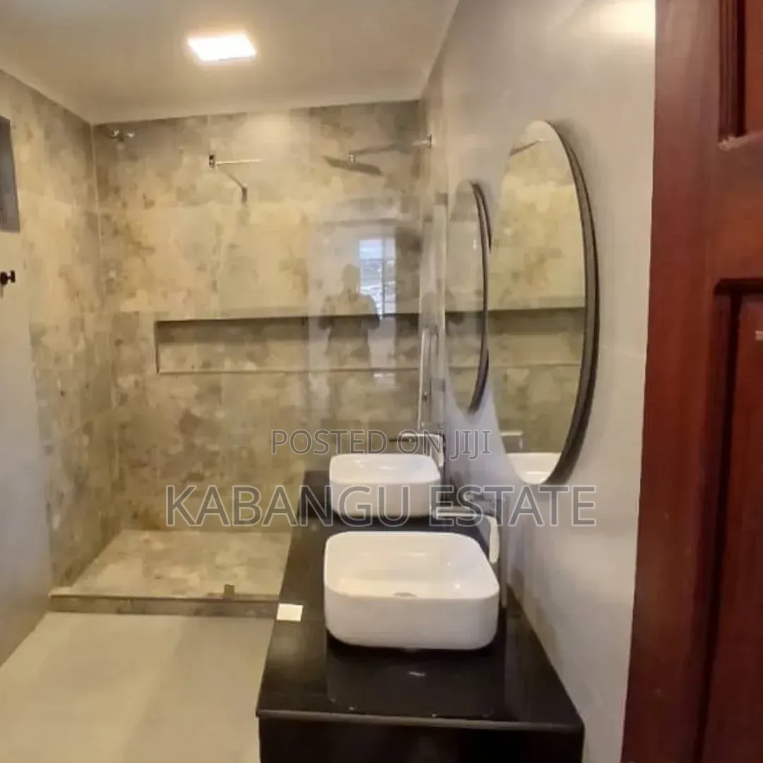 Furnished 4bdrm Villa in Oysterbay for rent