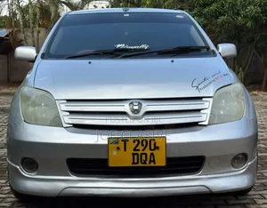 Toyota IST 2005 Silver