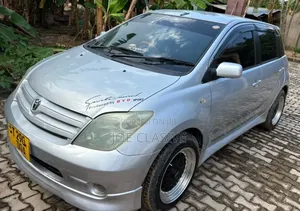 Toyota IST 2005 Silver