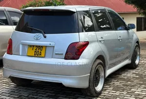 Toyota IST 2005 Silver