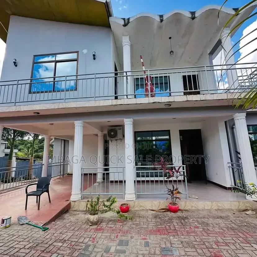 5bdrm Apartment in Tabata Majumba Sita for rent