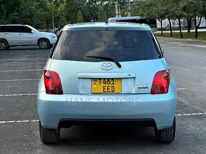 Toyota IST 2004 Silver