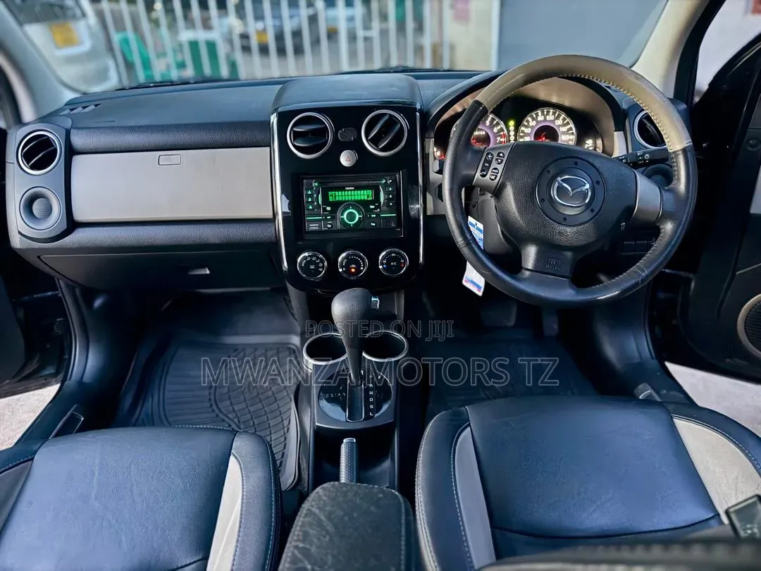Mazda Verisa 2011 Black