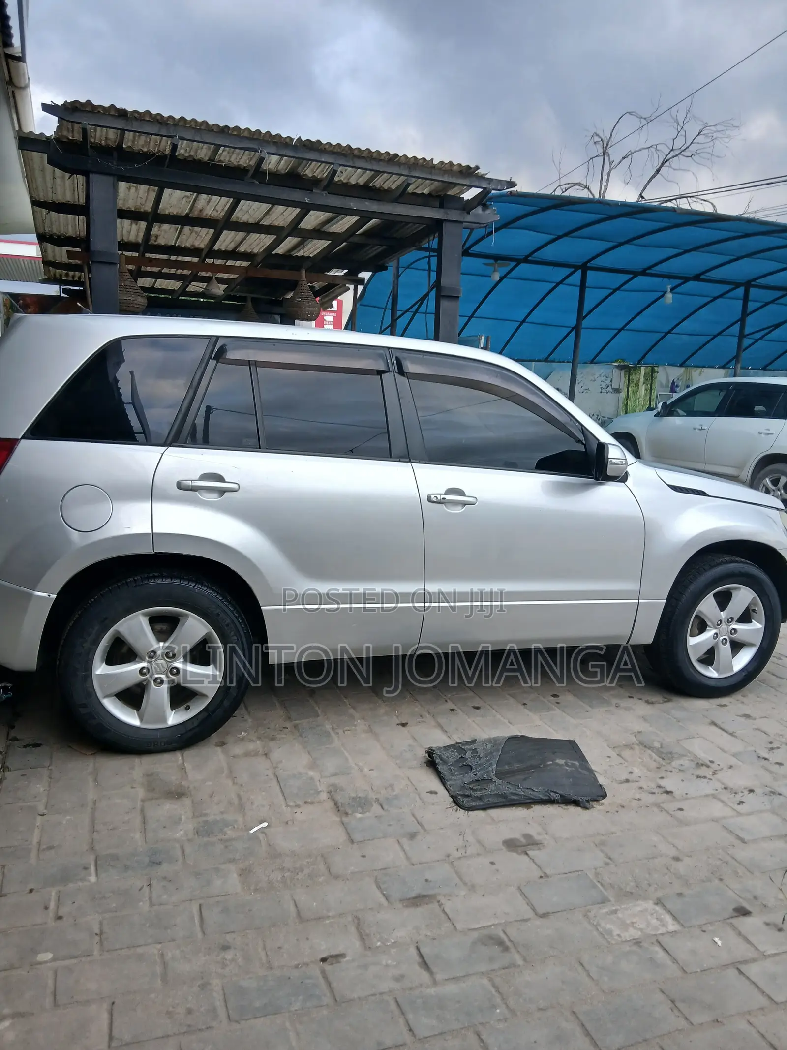 Suzuki Escudo 2012 Silver