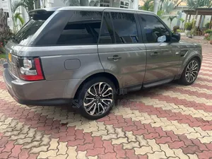 Land Rover Range Rover Sport 2010 Gray