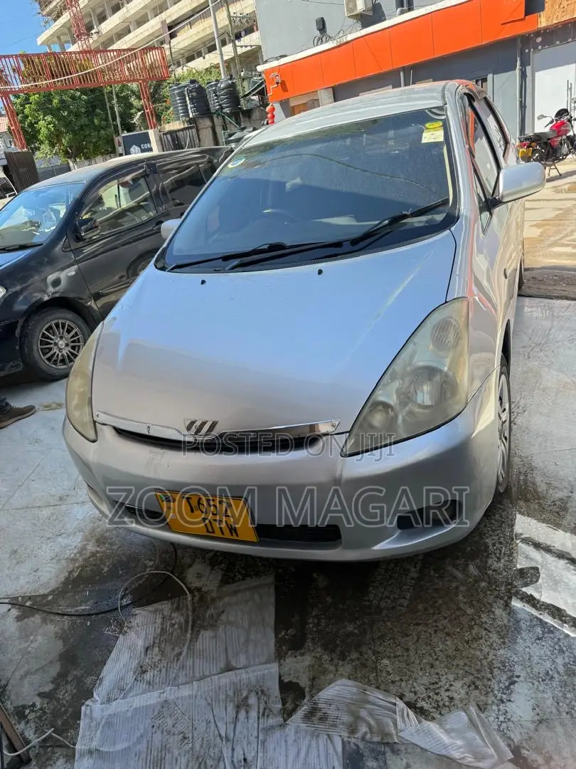 Toyota Wish 2005 Silver