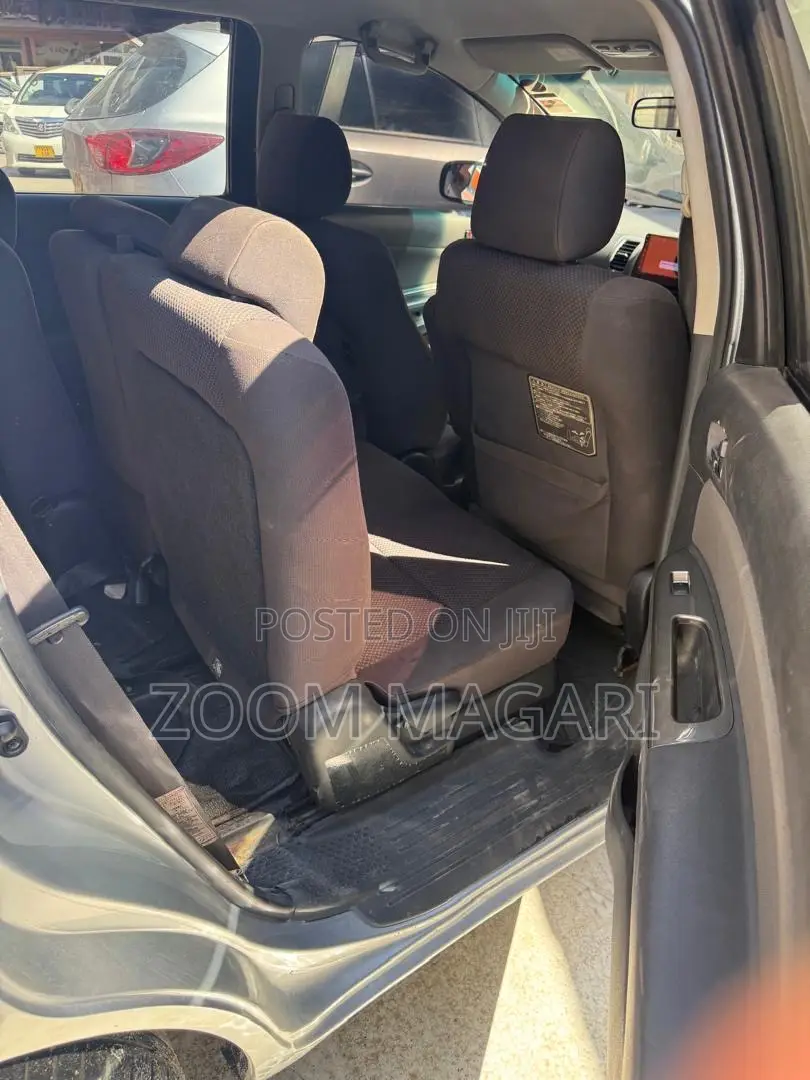 Toyota Wish 2005 Silver