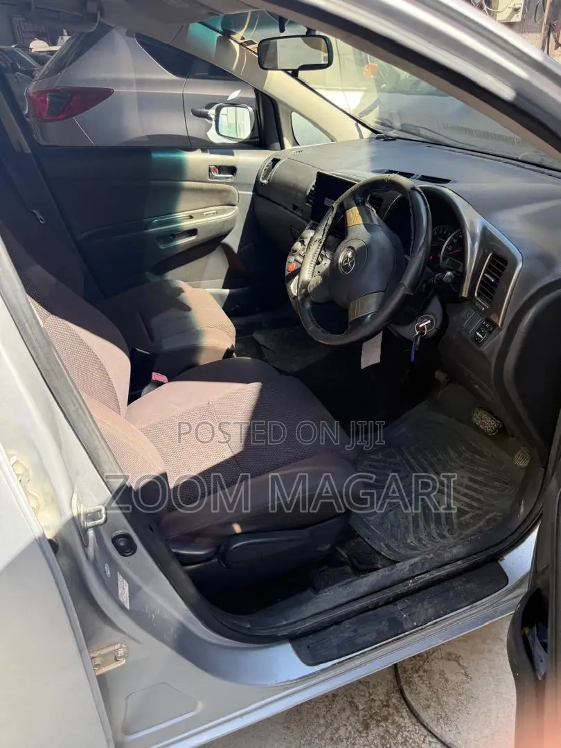 Toyota Wish 2005 Silver