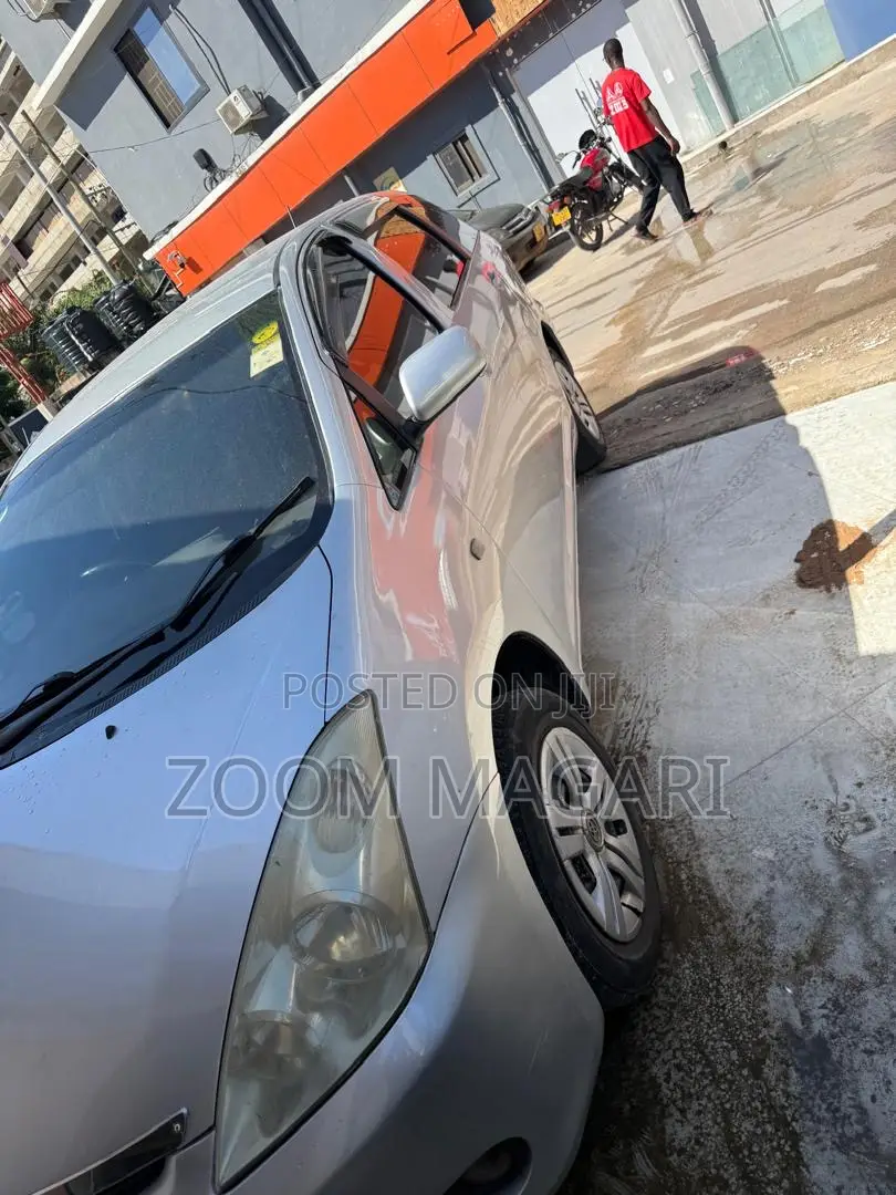Toyota Wish 2005 Silver