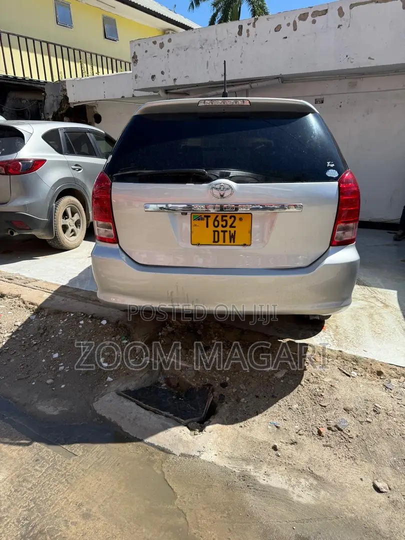 Toyota Wish 2005 Silver