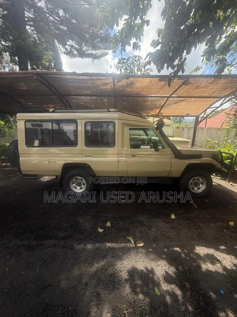 Toyota Land Cruiser 90 1997 Beige
