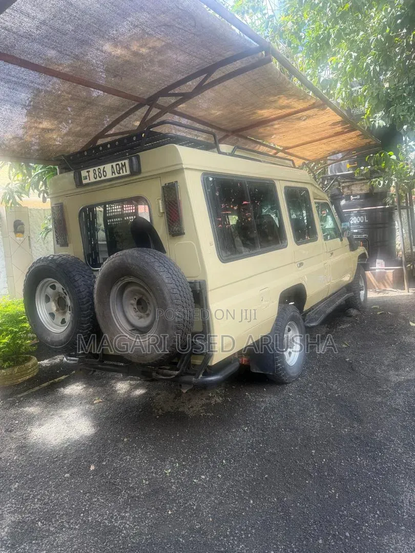Toyota Land Cruiser 90 1997 Beige