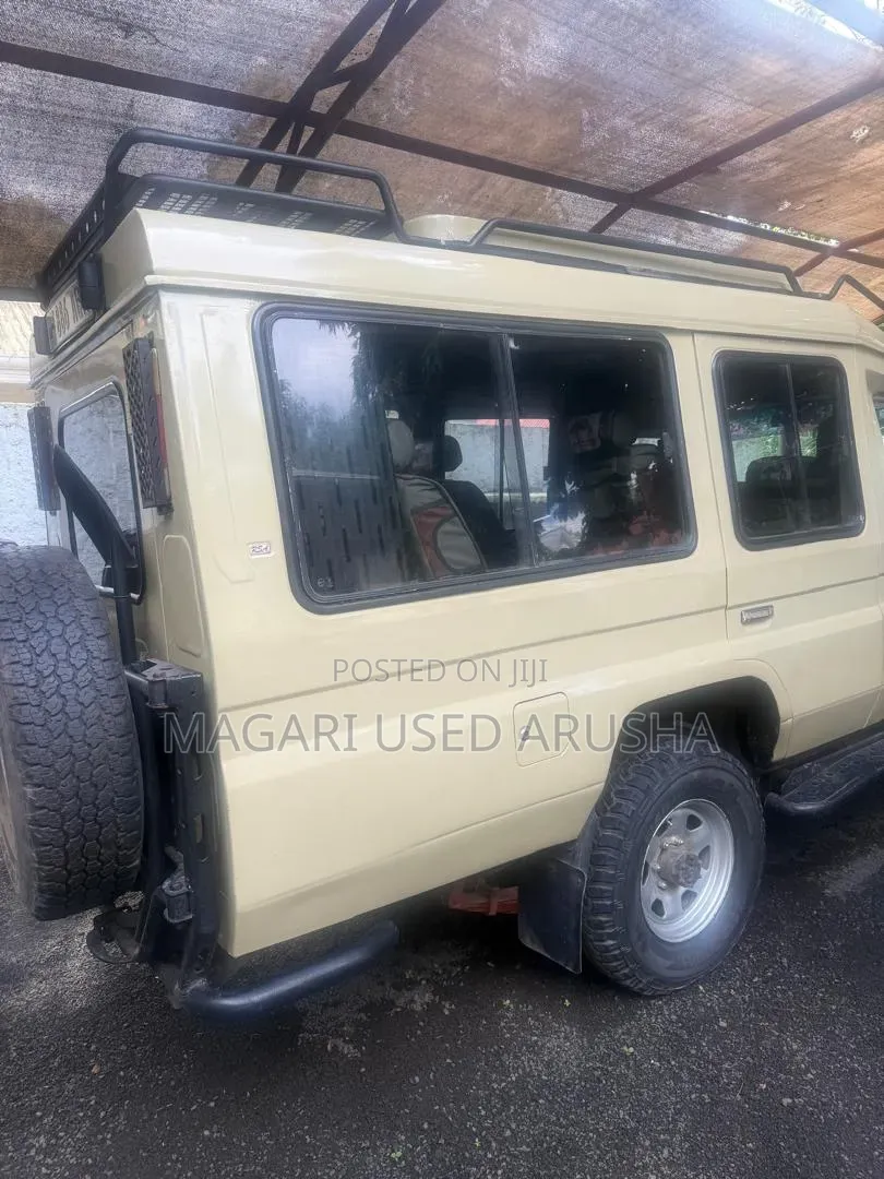 Toyota Land Cruiser 90 1997 Beige