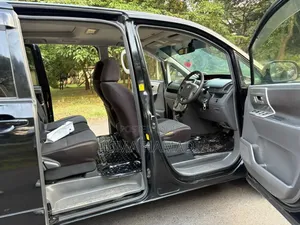 Toyota Noah 2009 Black