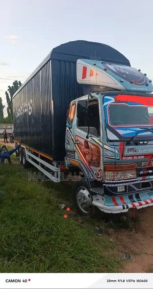 Mitsubishi Fuso 1998 Silver