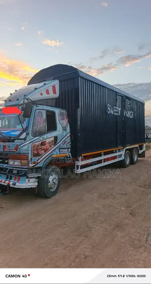 Mitsubishi Fuso 1998 Silver