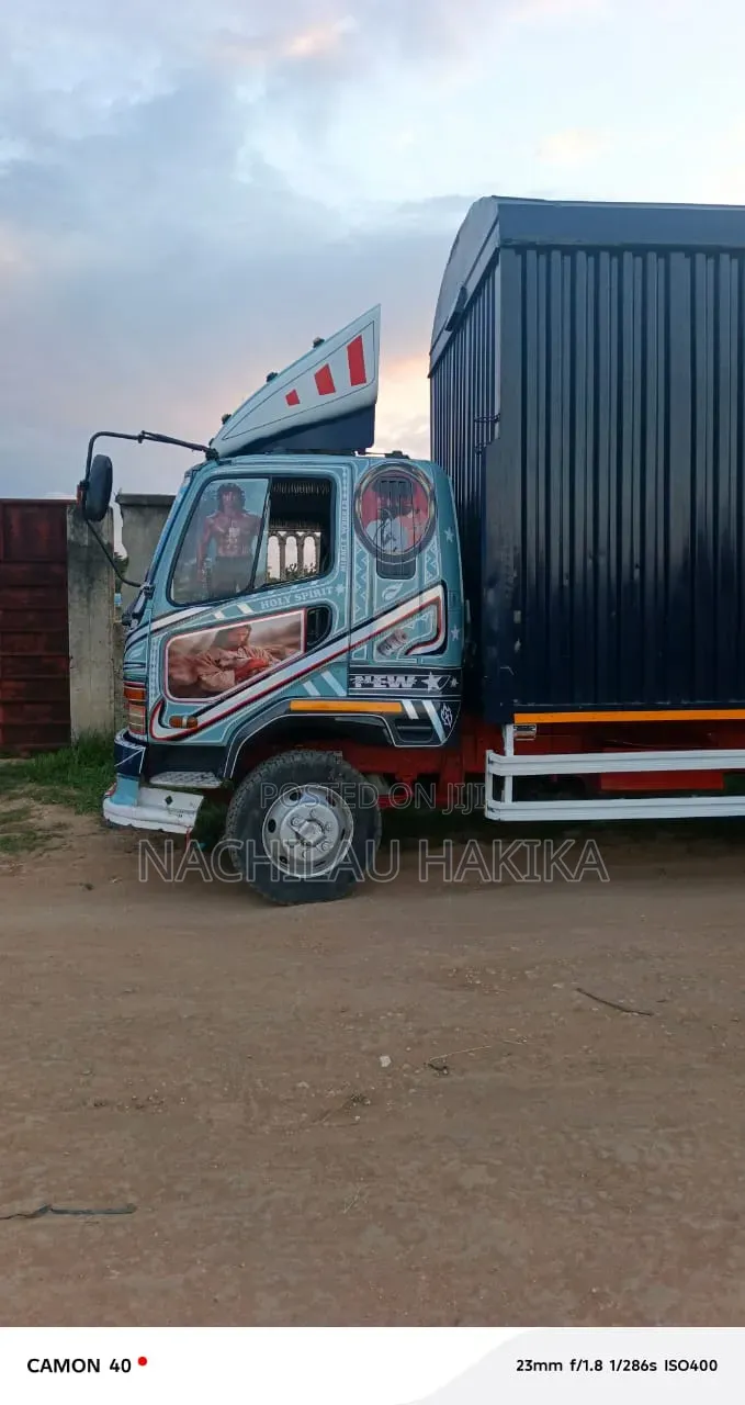 Mitsubishi Fuso 1998 Silver
