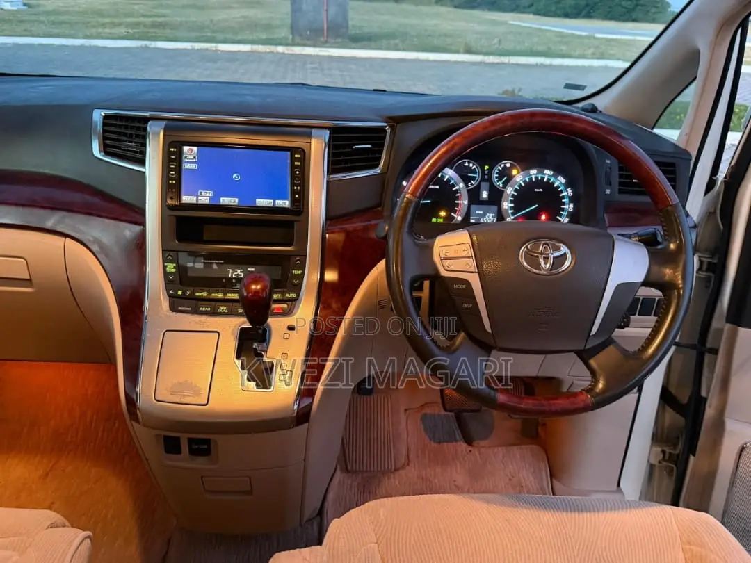 Toyota Alphard 2009 Pearl