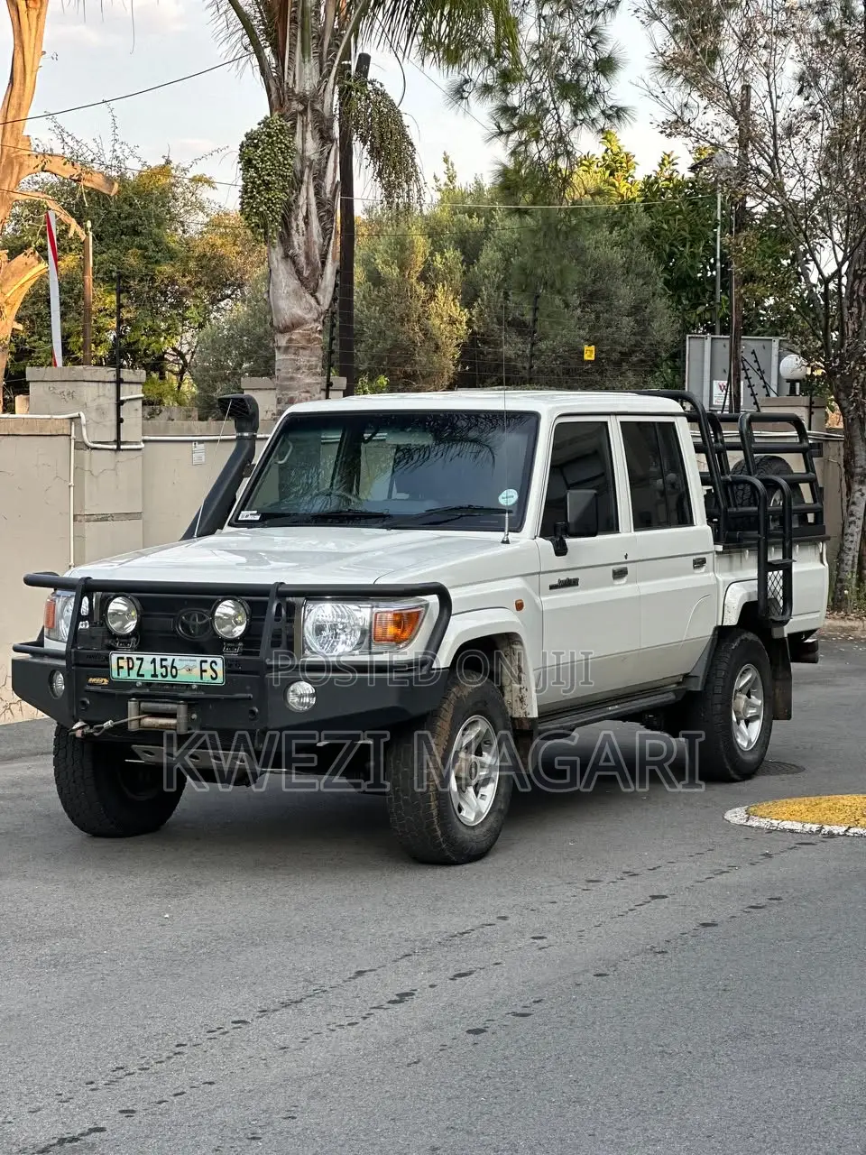 Toyota Land Cruiser 2016 White