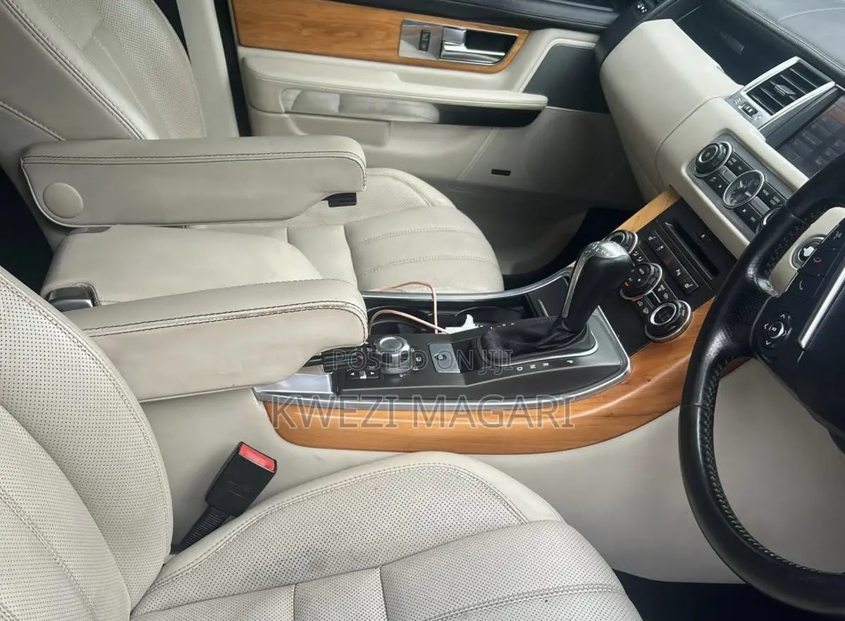 Land Rover Range Rover Sport 2010 Gray
