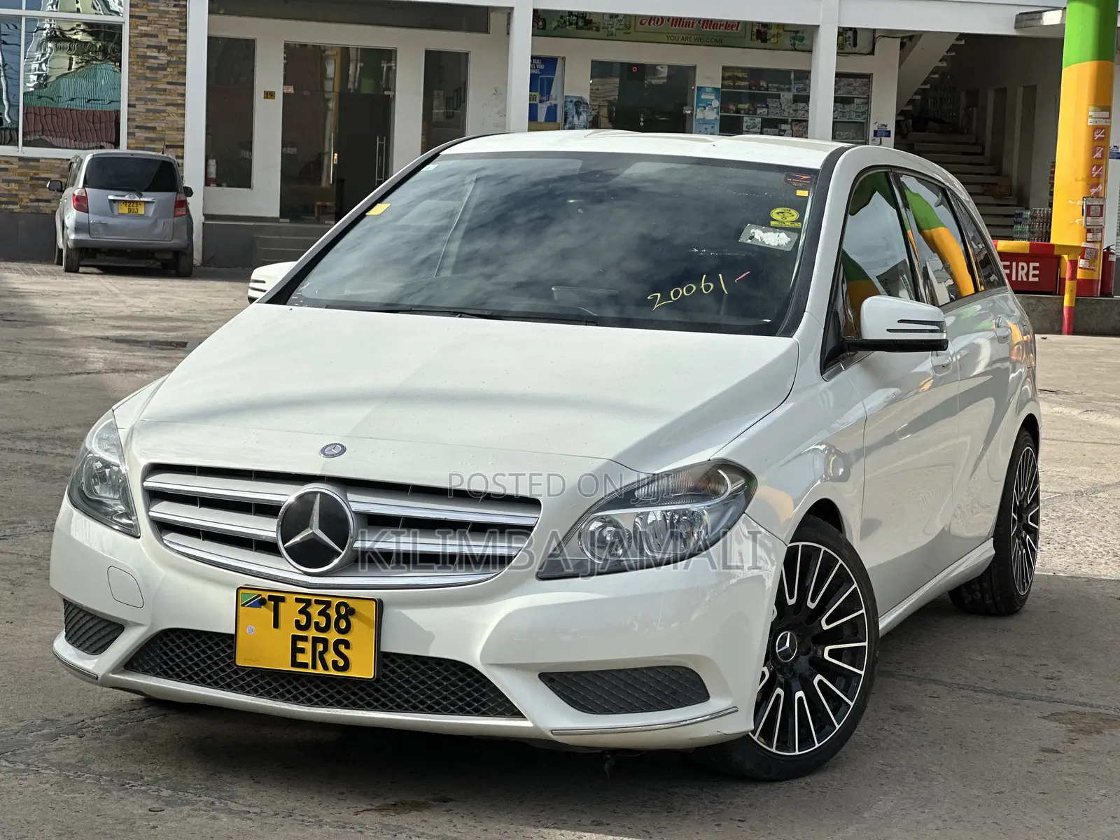 Mercedes-Benz B-Class 2014 White