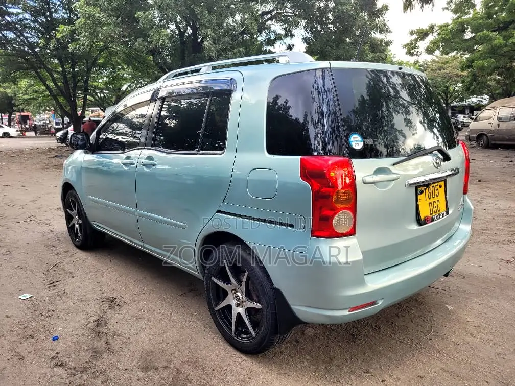 Toyota Raum 2003 Blue