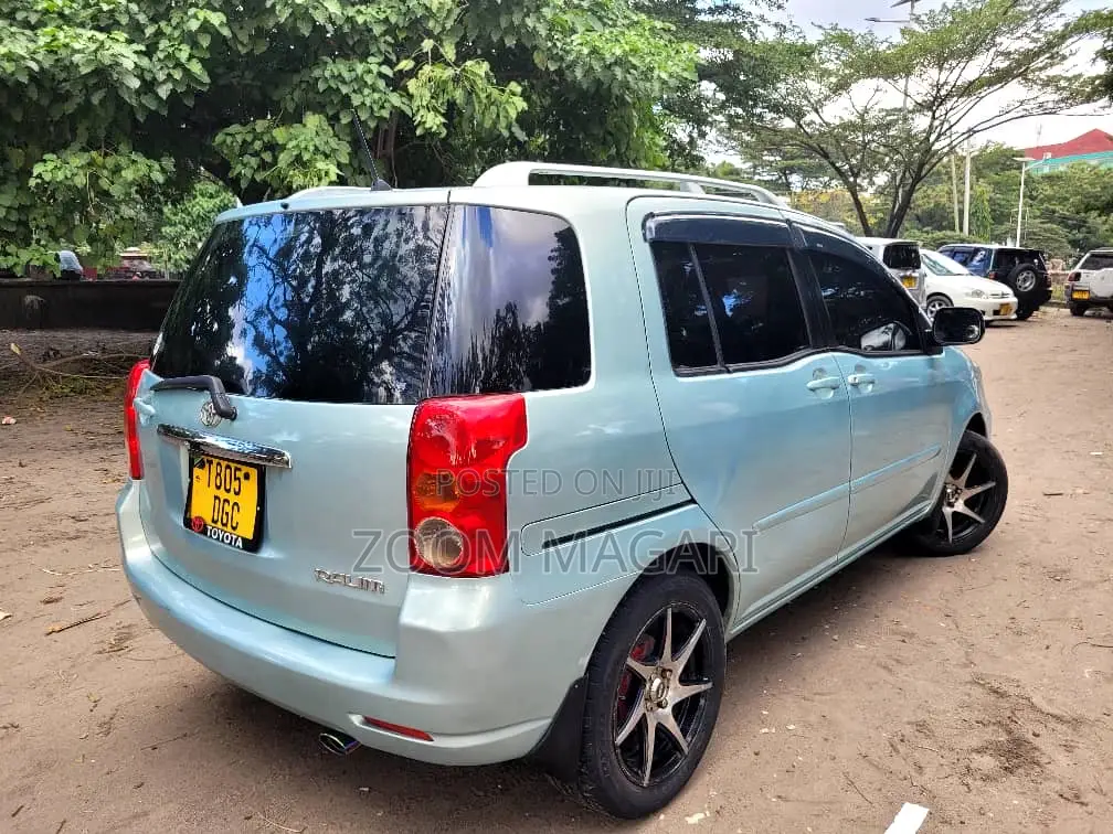 Toyota Raum 2003 Blue