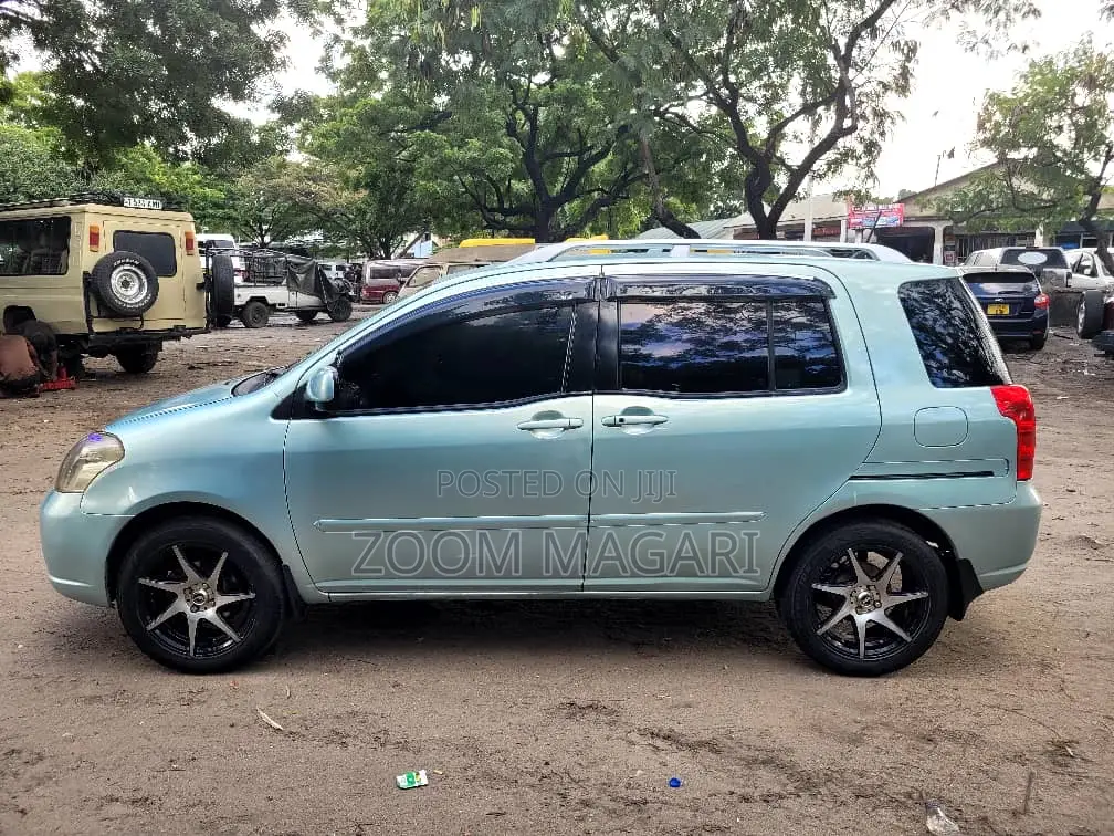 Toyota Raum 2003 Blue