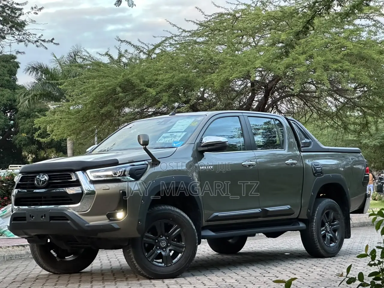 Toyota Hilux 2022 Gray