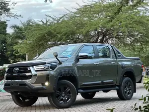 Toyota Hilux 2022 Gray