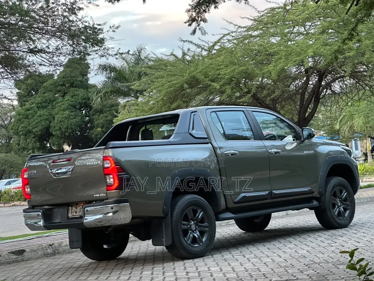 Toyota Hilux 2022 Gray