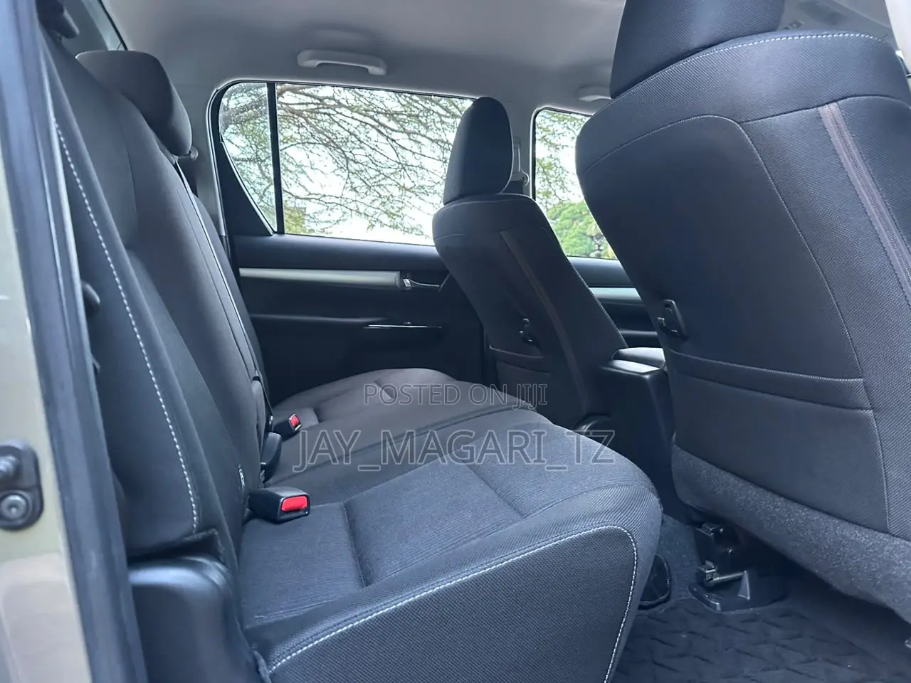 Toyota Hilux 2022 Gray