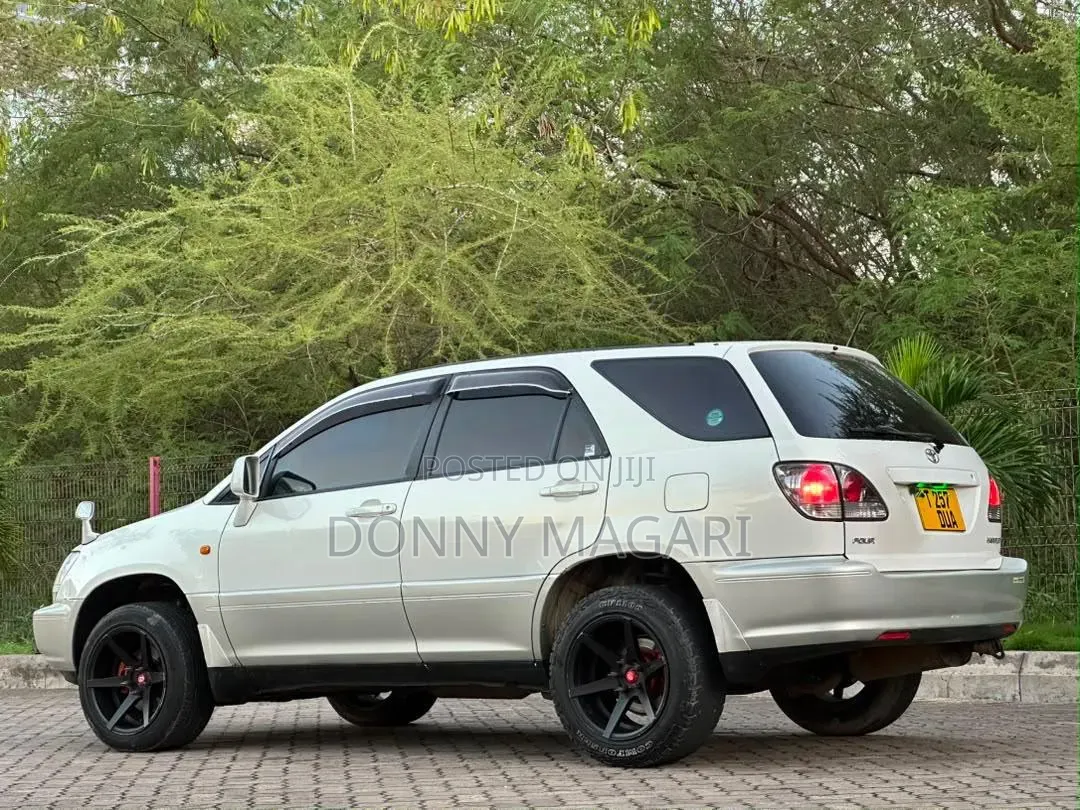 Toyota Harrier 2004 White